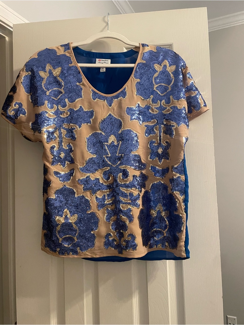 Tracy Reese Blue Sequin Floral Short Sleeve Top on Tan